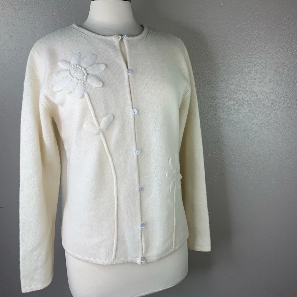 Alexandra Bartlett 100% Lambs Wool Button Cardigan Size Medium Petite